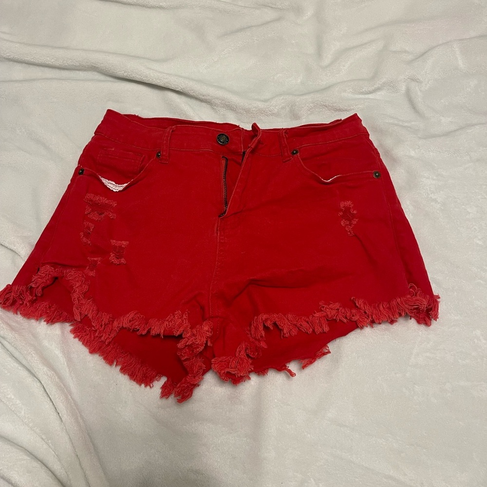 Read Jean shorts, size medium, too big ready to get rid of!